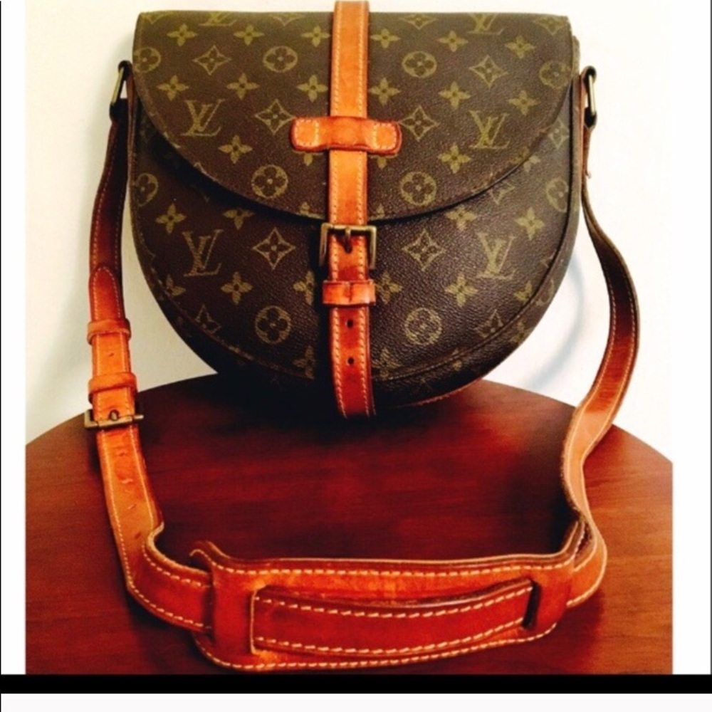 Authentic Louis Vuitton Chantilly crossbody